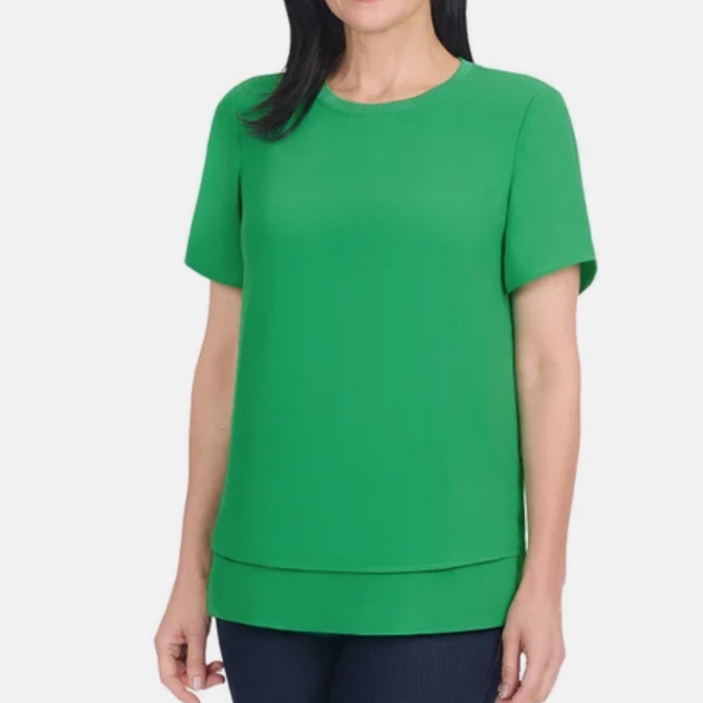 Hilary Radley Vibrant Green Short Sleeve Top. Size large. NWT.